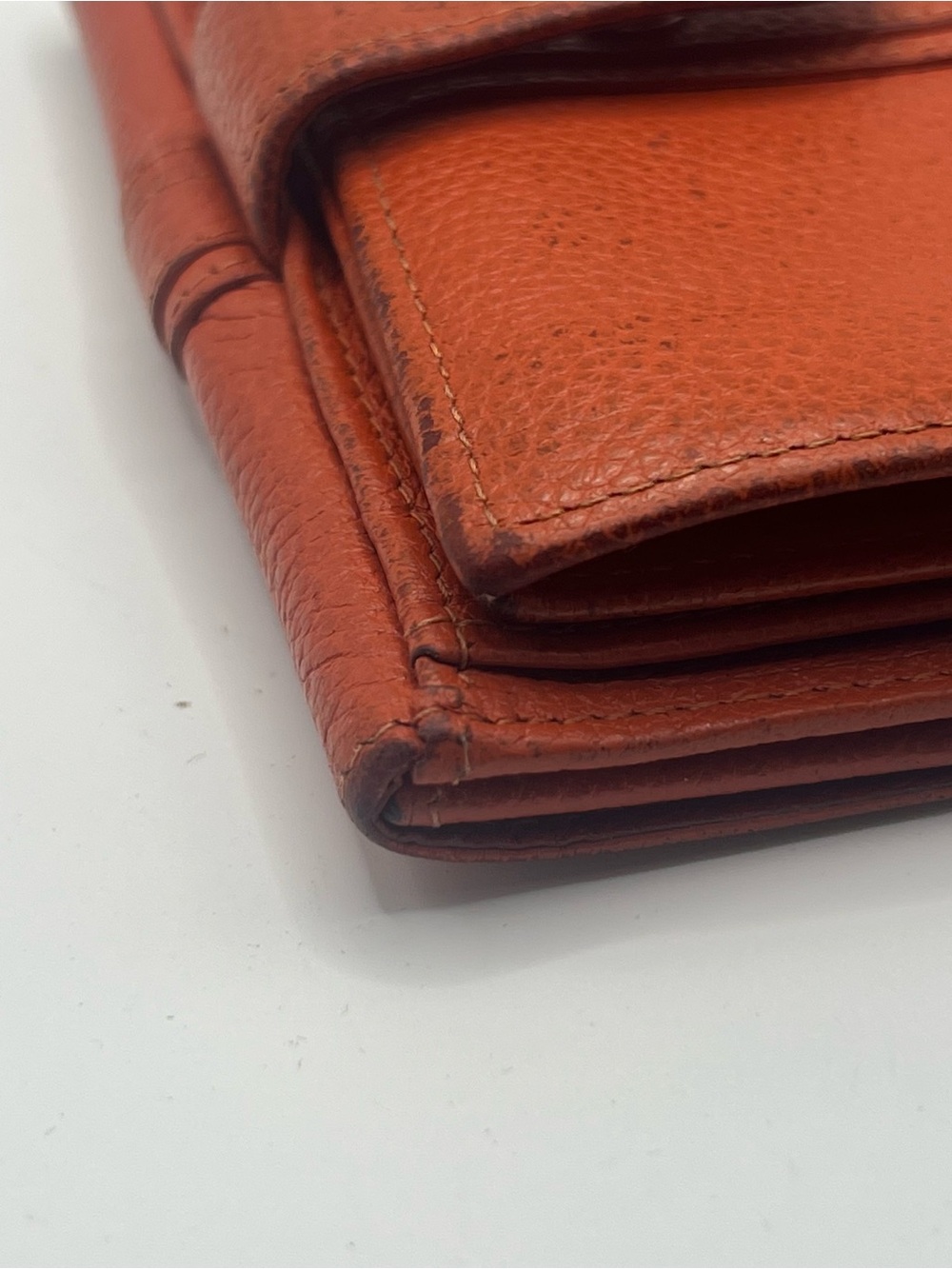 Longchamp Le Foulonné Orange Pebbled Leather Compact Bifold Wallet - Picture 9 of 14